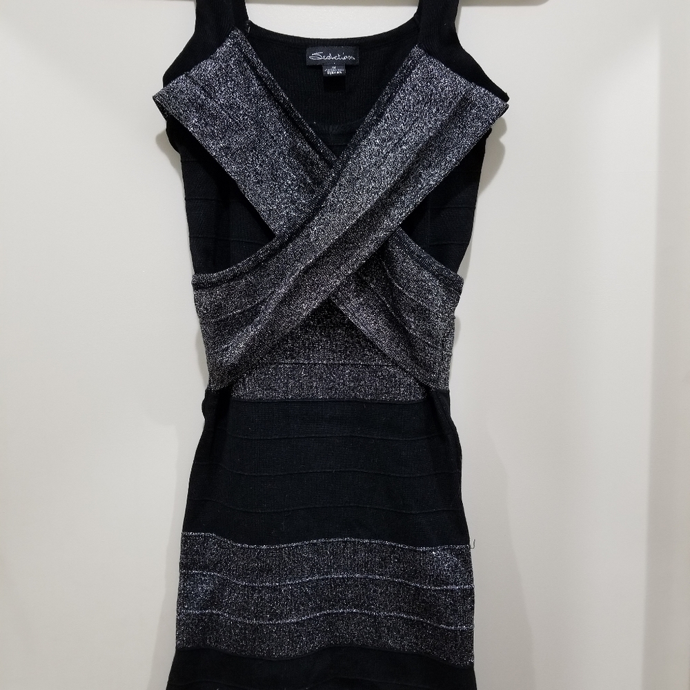 Sleeveless bandage dress